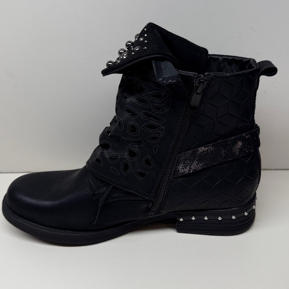 Lala Ikai woman’s Studded Motorcycle - Combat - Ankle boots size EUR 40 / sz 10 - Picture 5 of 13